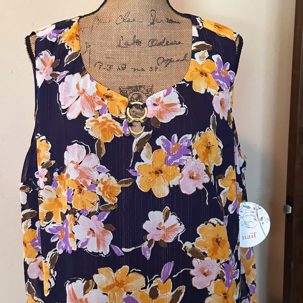 Lovely floral blouse-New with tag!